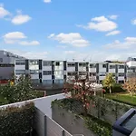 City Scape Hideaway W Carpark, Spa, Pool And Gym