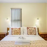 Coastal Retreat Unit Close To Beach