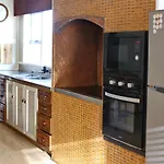 Big Family House Easy To Airport