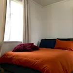 Bright & Comfy Stay In Newly Renovated Home With Parking