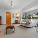 Central Comforts - Mount Eden Holiday Home