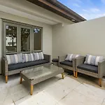 Beachside Luxury - Laingholm Holiday Apartment