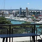 Luxury Waterfront Nest Above Viaduct Harbour