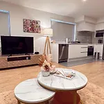 Brandnew Modern Apartment