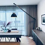 Stylish Industrial Holiday House In Pakuranga Free Wifi Netflix