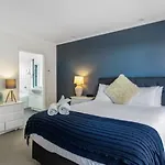 Coastal Getaway With Seaview And Deck