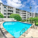 Qv Viaduct Apartment Overlooking The Parc