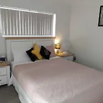 Homestay! Close To Airport, Bus & Train Station