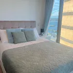 Magnificent Harbour View Skytower View Apartment In Cbd