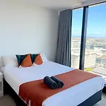 Magnificent Harbour View Skytower View Apartment In Cbd