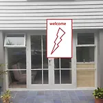 1 Queen Bed And 1 Sofa Bed, Studio B, 25 Glenfell Place, Epsom, Auckland