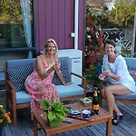 Tastebuds Bed N Breakfast