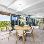 The Hidden Clifftop Gem - Ocean View & Beach Life