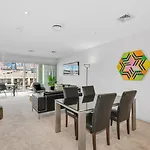Qv Apartment Overlooking The Viaduct