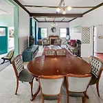 Green Getaway- Unique, 4 Bedroom Bungalow Papakura