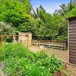 Treetop Sanctuary - Titirangi Holiday Home
