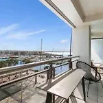 Luxury Waterfront Nest Above Viaduct Harbour