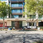 Luxury Waterfront Nest Above Viaduct Harbour