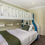 Ultimate 5-Bedroom Rural Poolside Oasis - Auckland