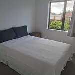 Lovely House In Central Papatoetoe
