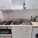 Studio Apartment In Auckland Cbd