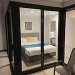 Apartment With Brilliant Views In Auckland Cbd