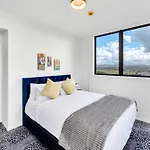 Roomie Apartment Hotel