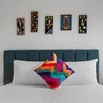 Roomie Apartment Hotel
