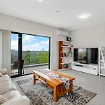 Sleek Vista Townhouse With Deck And Air-Con