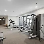 Metropolitian Studio With Cityscape, Pool And Gym