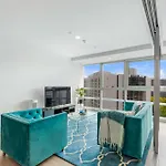 Brand New Luxe 3-Bed Apartment In Aotea Square