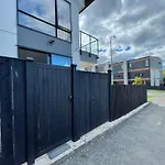 Great Value 1B1B Studio In Sandringham - Private Entrance, Close To City, Heat Pump, Netfilx