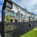 Great Value 1B1B Studio In Sandringham - Private Entrance, Close To City, Heat Pump, Netfilx