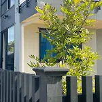 Modern French Retro Townhouse In Sandringham, Close To City, Heat Pumps, Netfilx