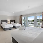 Grande Vista 5Br Manor With Pool & Mt Eden Views