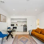 Charming One-Bedroom Apartment In Wynyard Quarter