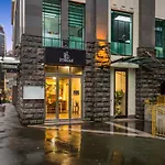 Prime Location - 2 Bedroom Urban Retreat