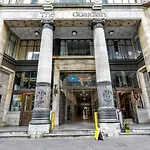 Cosy Queen St 1-Br Apartment