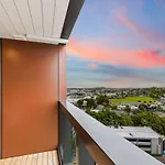 Stunning Ellerslie Apartment + Private Balcony
