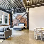 Modern Studio + Prime Location