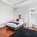 Spacious Kingsland 4Br Home