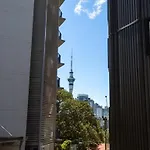 Beautiful Two Bedroom Apartment Next To Myers Park