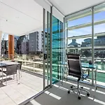 Gorgeous 2 Bedroom - Wynyard Quarter! Free Parking