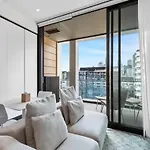 Modern One Bedroom Apartment In Wynyard Quarter