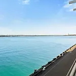 Relaxing Sea Wharf View Apartment