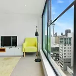 Stylish Apartment In The Heart Of The City