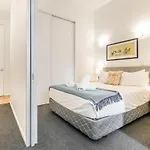 Open-Plan Living In The Heart Of Auckland