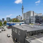 Skyline Serenade Apt With Skycity View And Parking