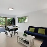 Sunnyside Townhouse With Rumpus, Parking And Deck