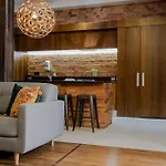 New York Loft Style Apartment Near Victoria Park And Cbd